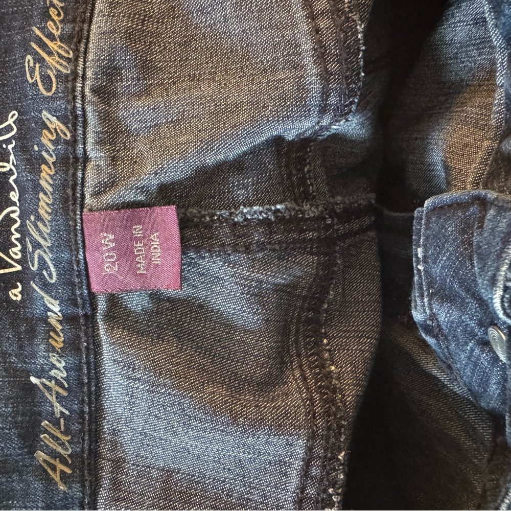 Gloria Vanderbilt Bermuda Blue Denim Shorts - Picture 3 of 5